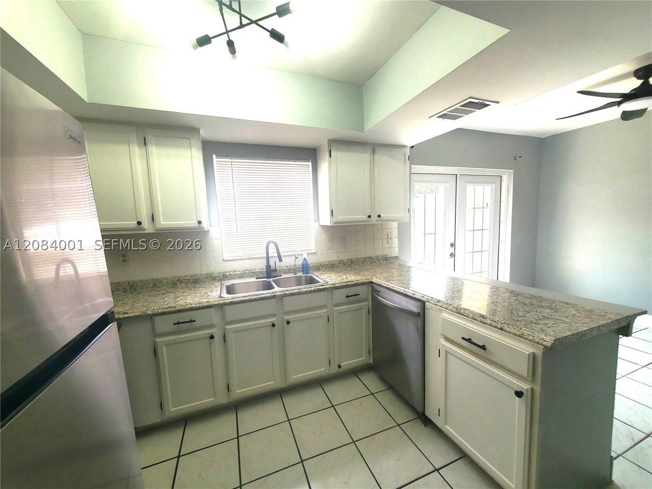 7926 Kimberly Blvd #202 - Photo 3 of 28