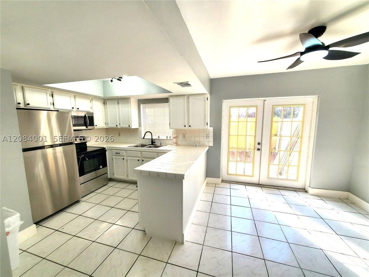7926 Kimberly Blvd #202 - Photo 4 of 28