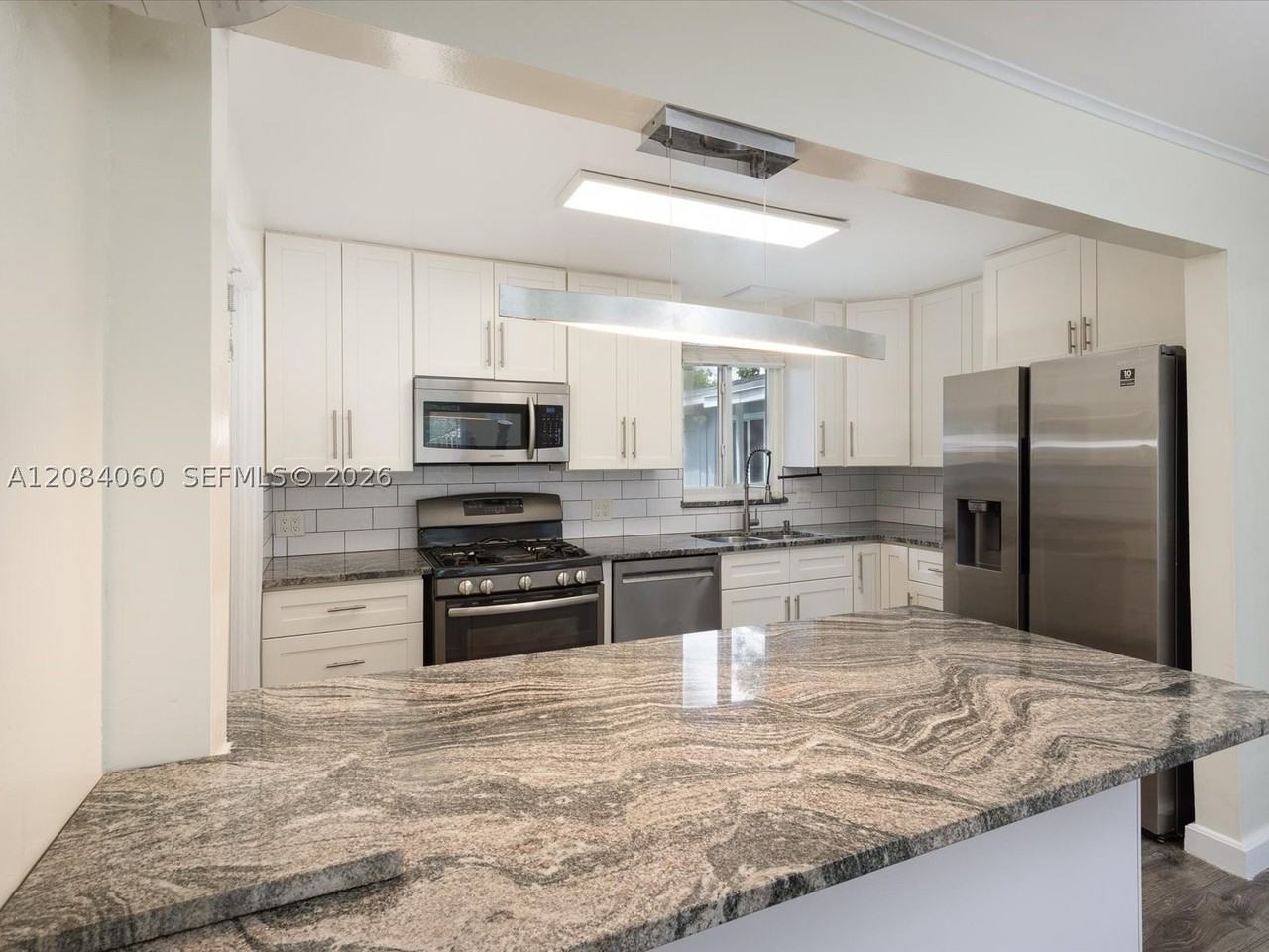 241 Sw 3rd Ter - Photo 4 of 20