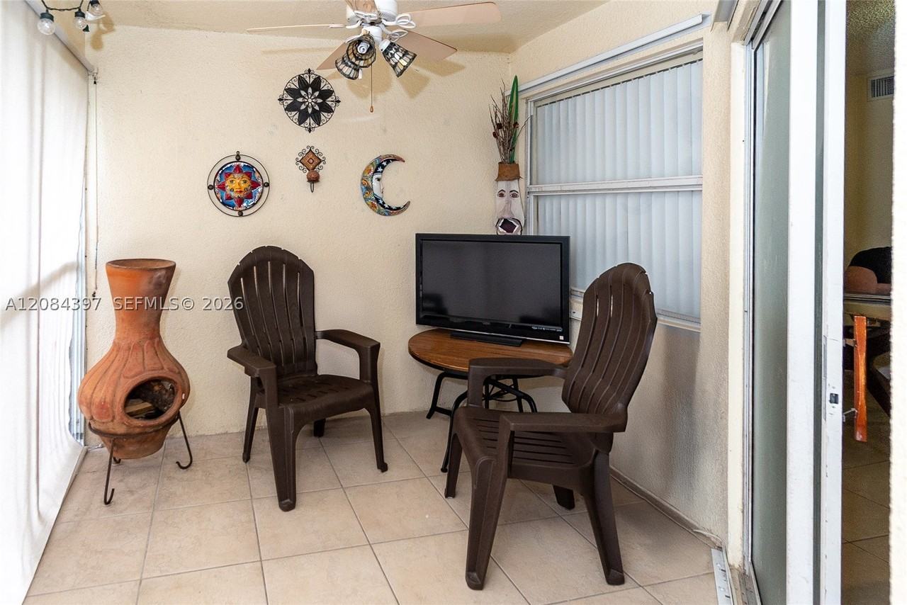 2220 Se 27th Dr #205B - Photo 6 of 37