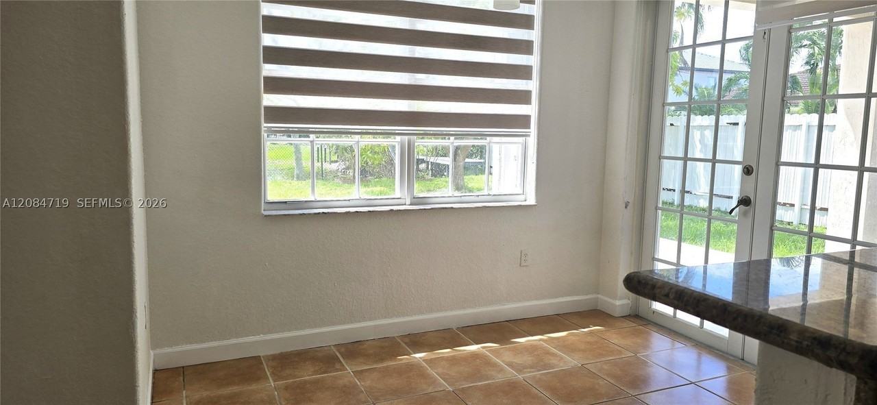 3670 Sw 154th Ct - Photo 5 of 27
