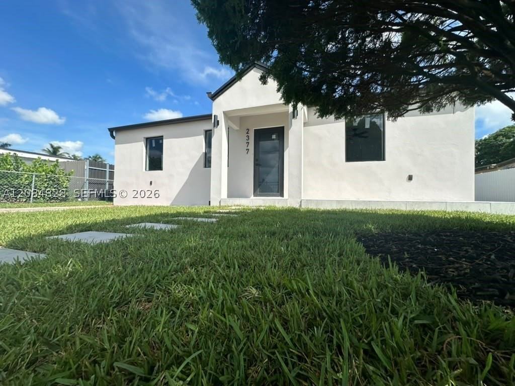 2377 Nw 84th St - Photo 4 of 24