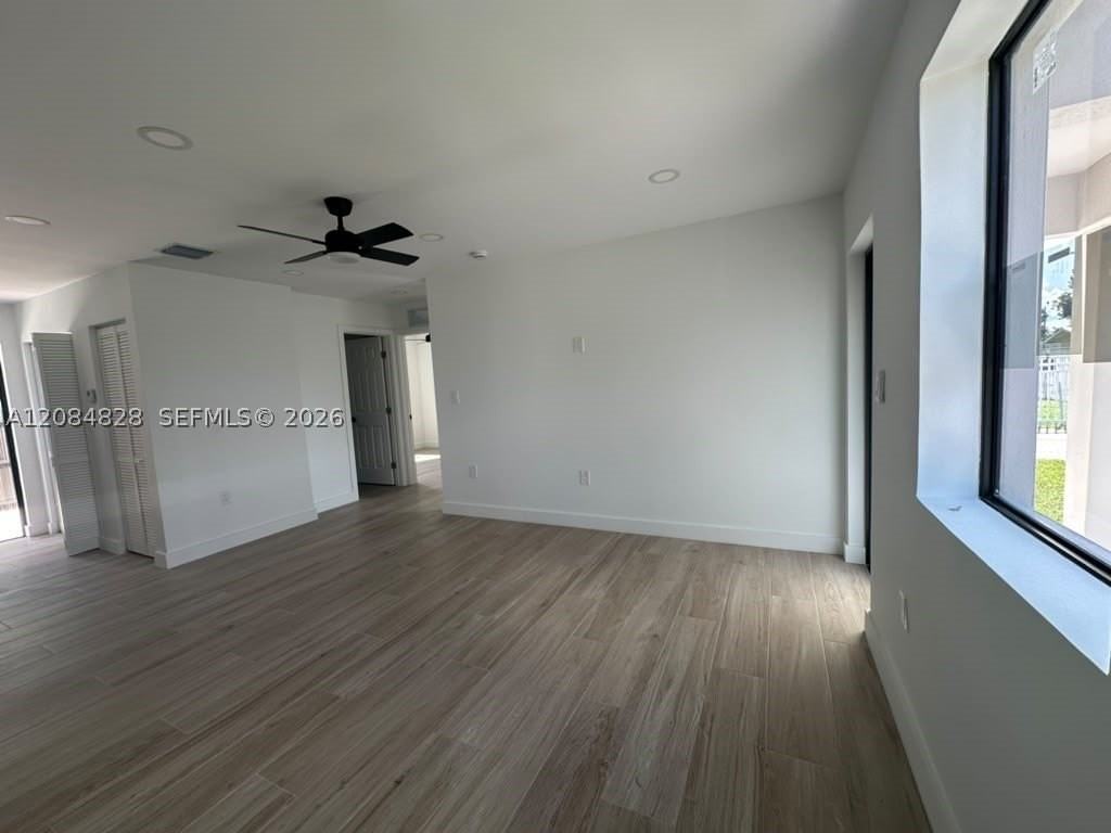 2377 Nw 84th St - Photo 6 of 24