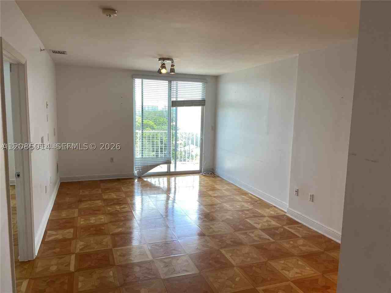 2550 Sw 27th Ave #606 - Photo 4 of 18