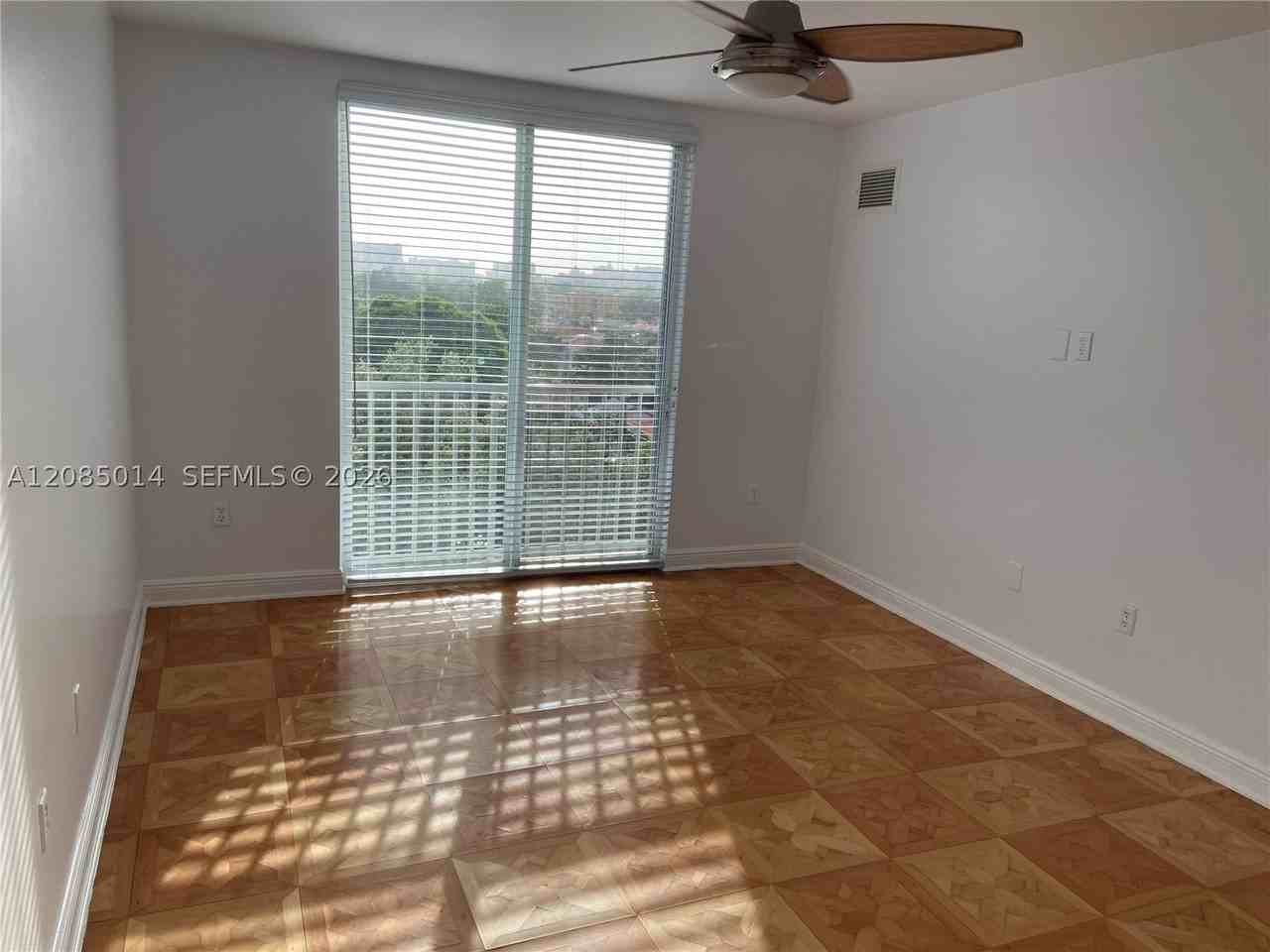 2550 Sw 27th Ave #606 - Photo 5 of 18
