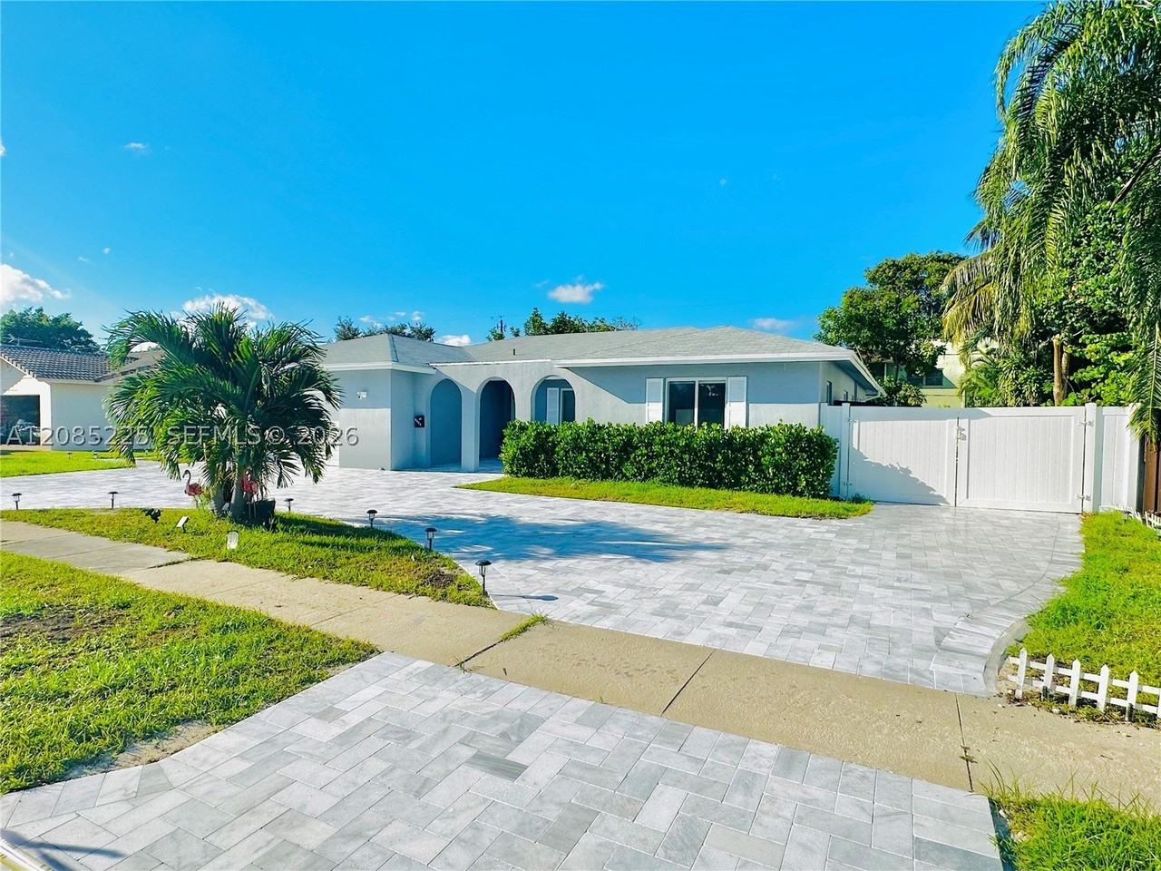 1545 Nw 11th St - Photo 3 of 22