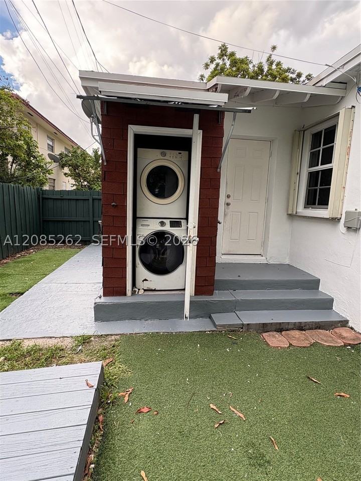 931 Sw 6th Ave #931 - Photo 7 of 19