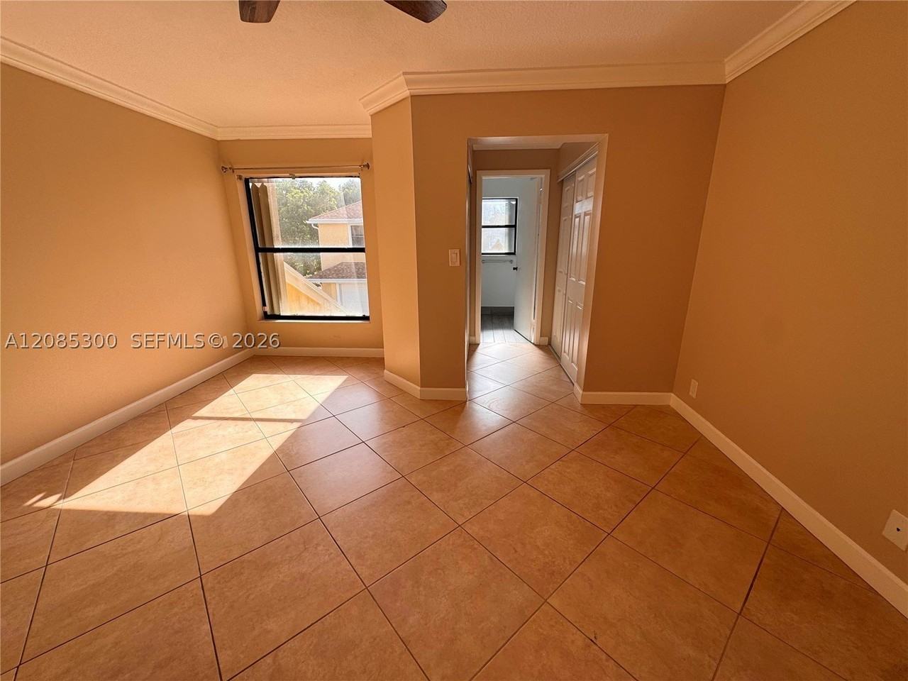 211 Sw 95th Ter #202 - Photo 5 of 14