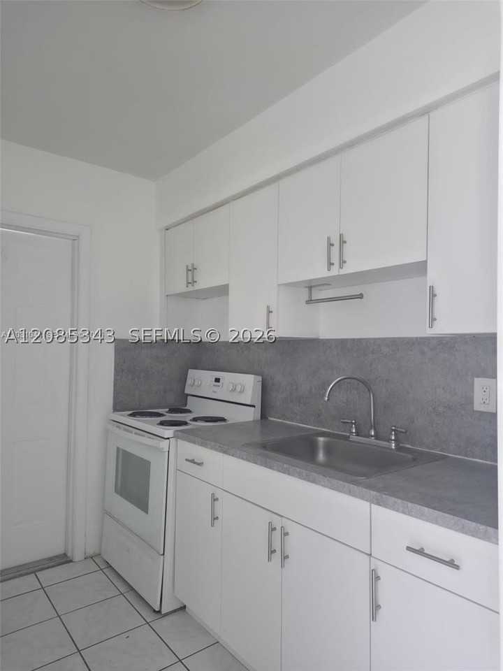 1610 Liberty St #5 - Photo 5 of 19