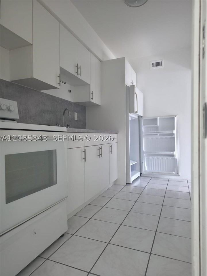 1610 Liberty St #5 - Photo 6 of 19