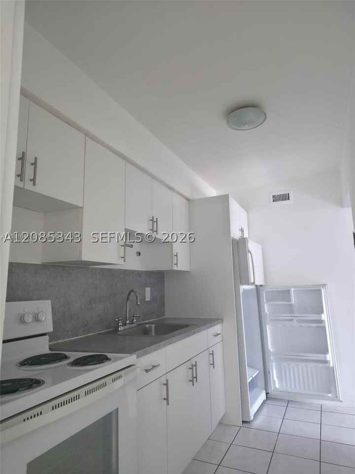 1610 Liberty St #5 - Photo 7 of 19