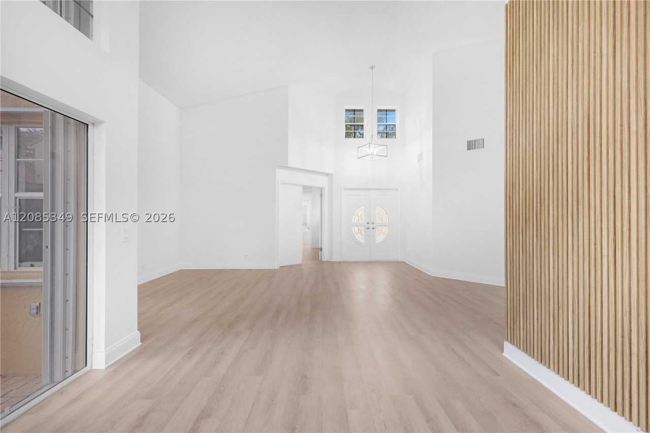 1525 Seabay Rd - Photo 6 of 26