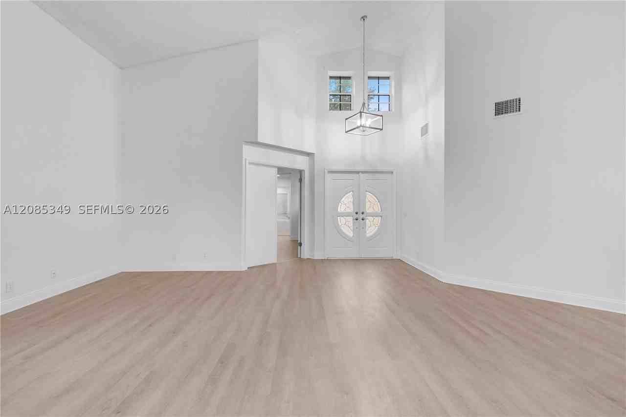 1525 Seabay Rd - Photo 7 of 26