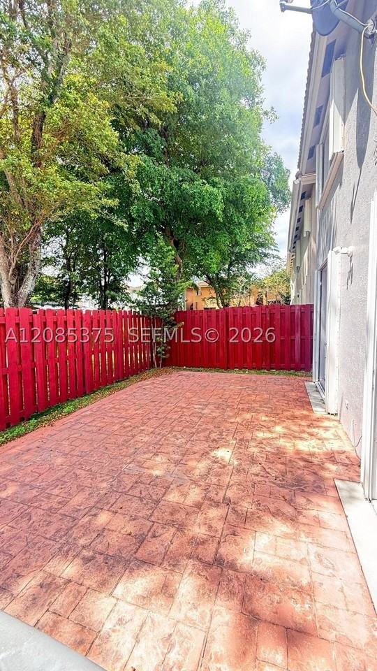 16042 Sw 86th Ln #16042 - Photo 4 of 24