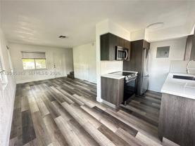 913 Ne 17th St #9 - Photo 1 of 1