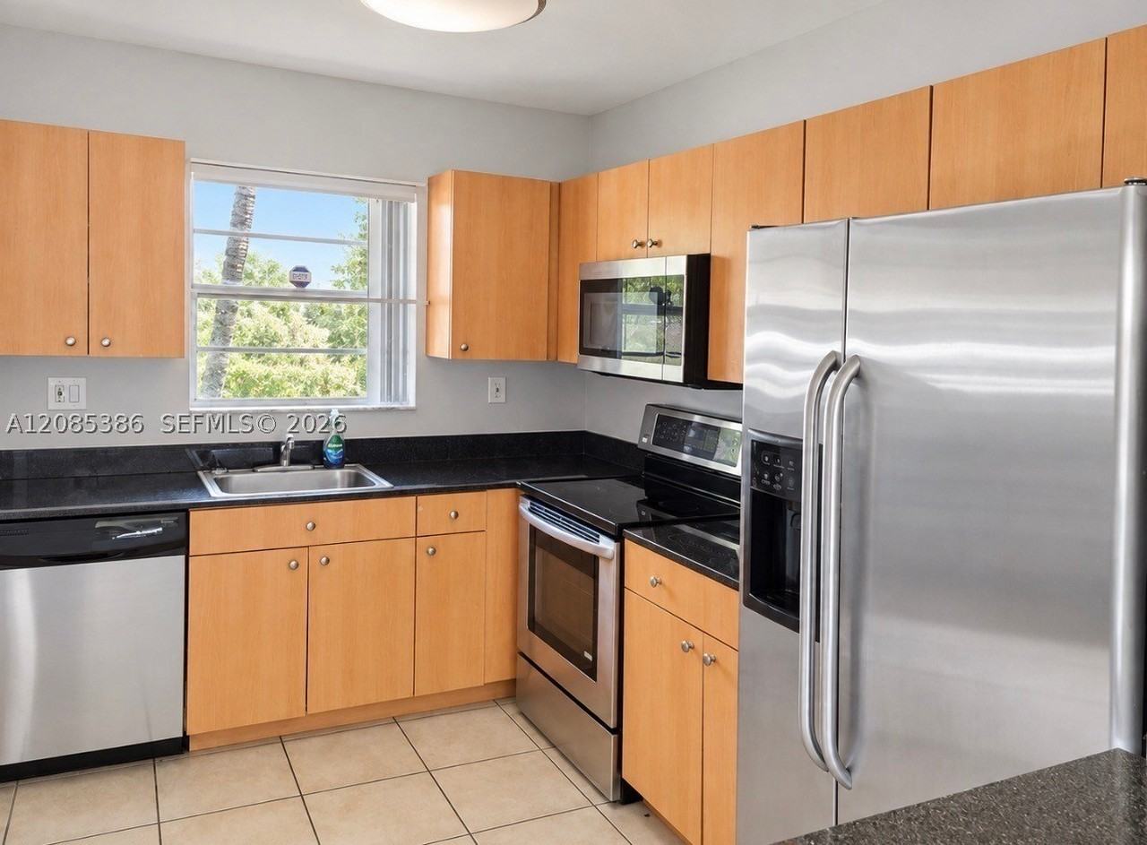 4829 Nw 9th Dr #4829 - Photo 4 of 6