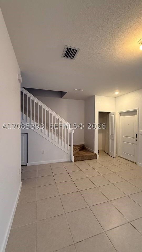 23424 Sw 127th Pl #0 - Photo 2 of 32