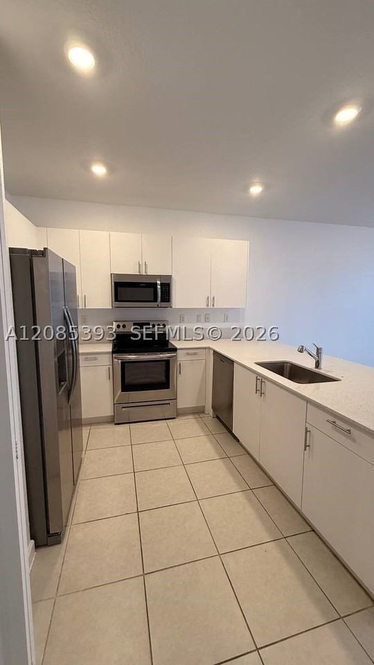 23424 Sw 127th Pl #0 - Photo 3 of 32