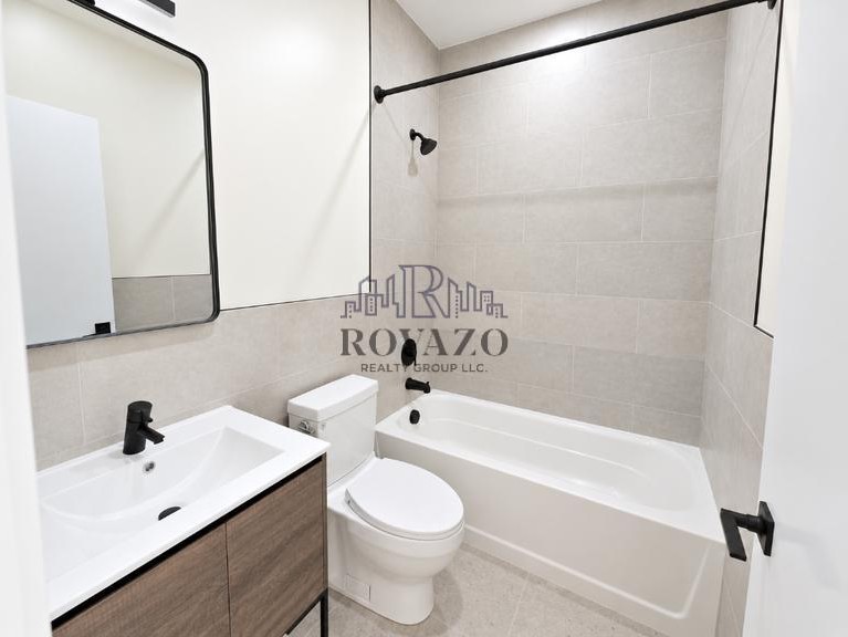 149 Roseville Ave #6C - Photo 5 of 8