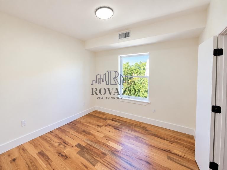 149 Roseville Ave #6C - Photo 6 of 8