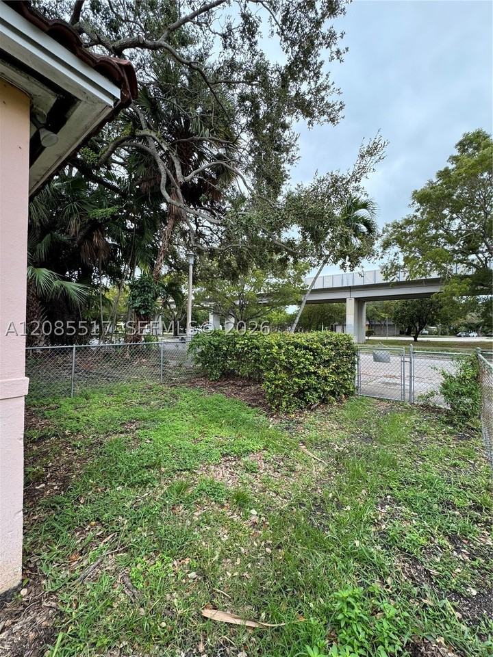 2652 Sw 23rd Ave #BACK - Photo 7 of 11
