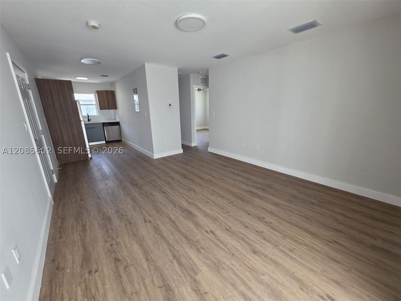 570 Ne 63rd St #3 - Photo 7 of 12