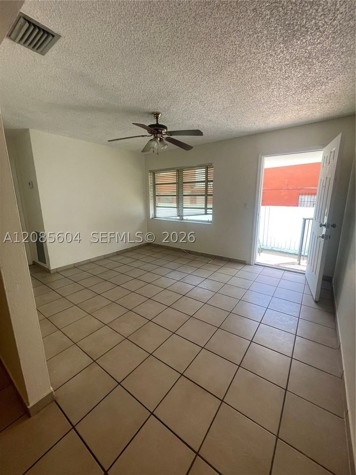 1529 Sw 2nd St #1529 - Photo 7 of 13