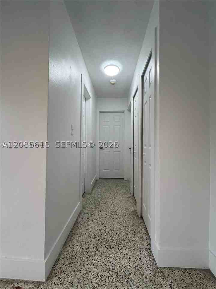 1619 Nw 1st St #4 - Photo 5 of 9