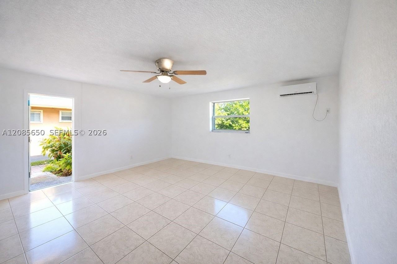 2580 Nw 139th St #1 - Photo 2 of 5