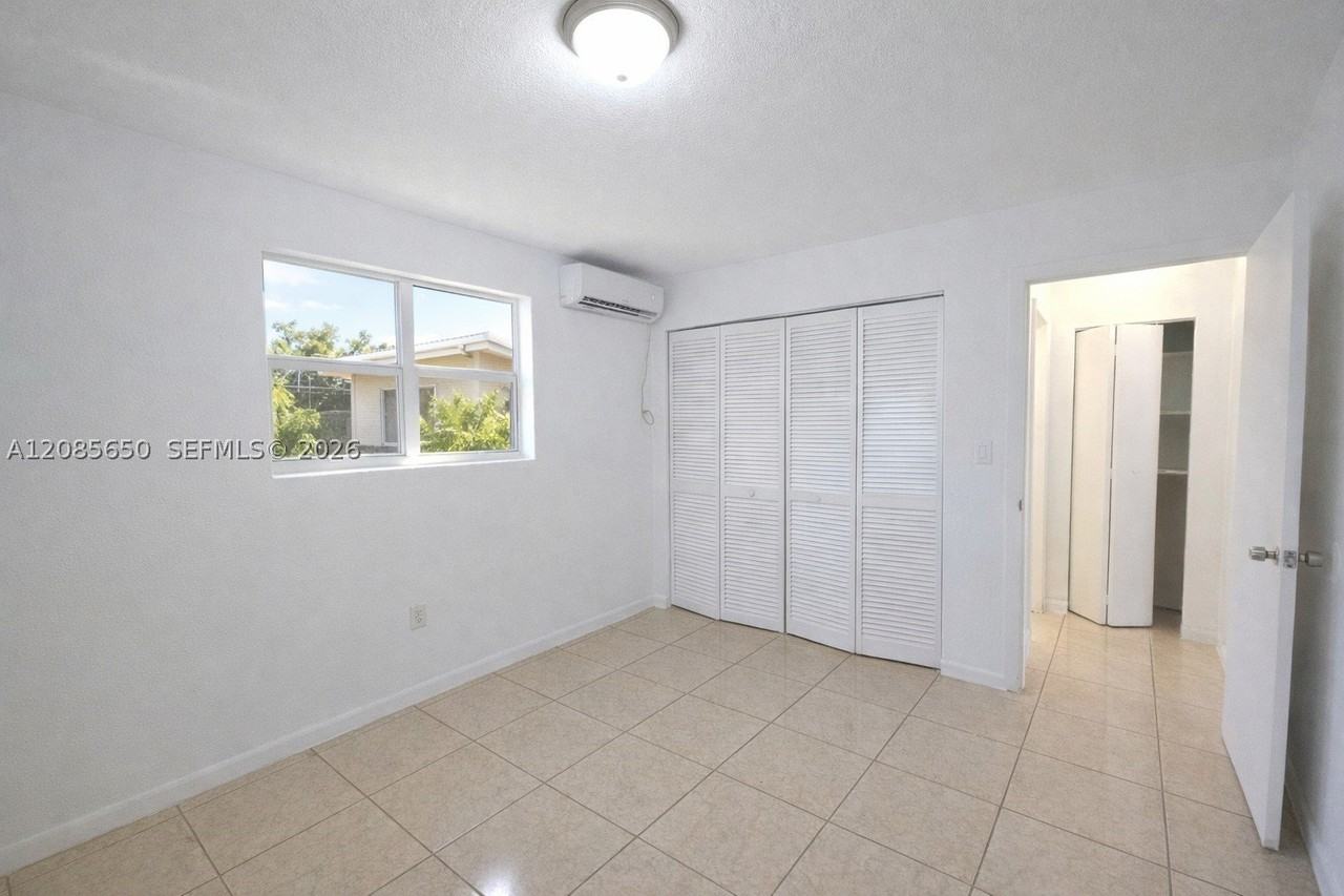 2580 Nw 139th St #1 - Photo 4 of 5