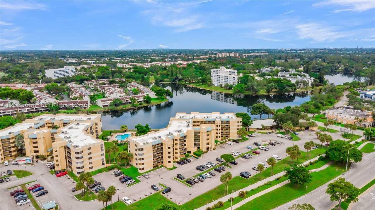 6475 W Oakland Park Blvd #102 - Photo 2 of 47