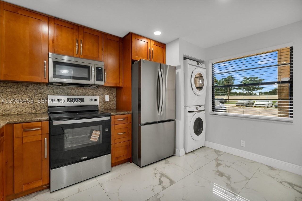 6475 W Oakland Park Blvd #102 - Photo 3 of 47