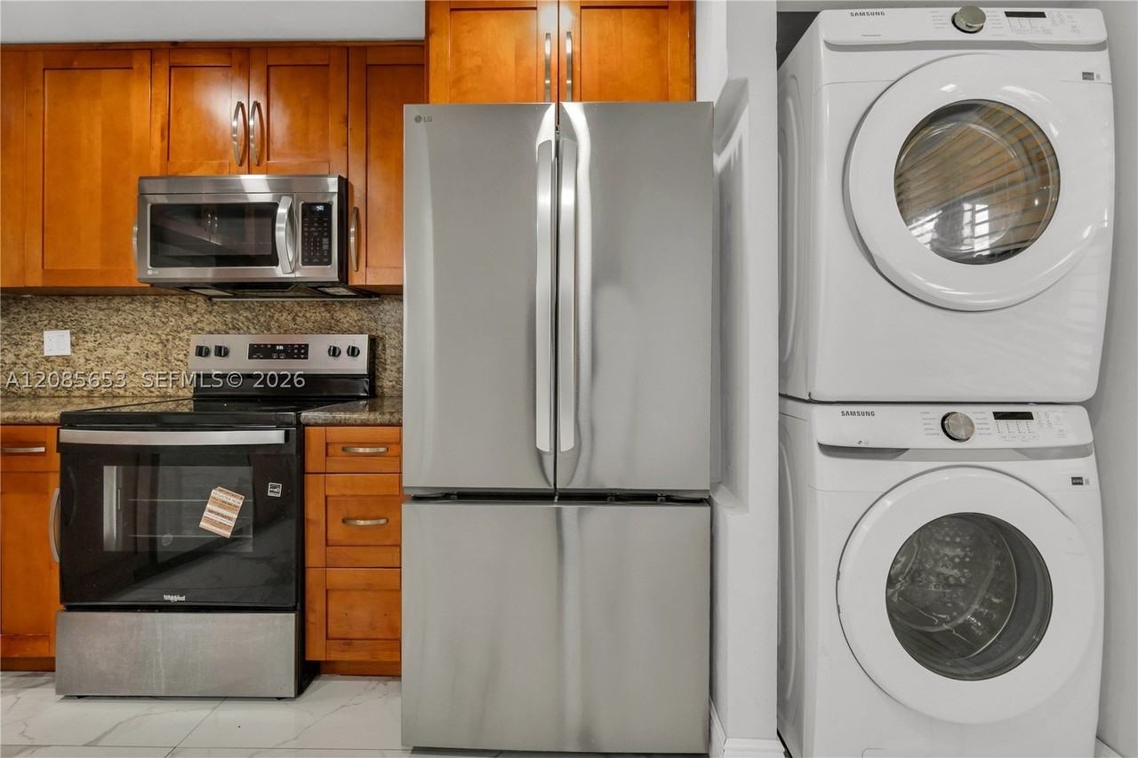 6475 W Oakland Park Blvd #102 - Photo 4 of 47