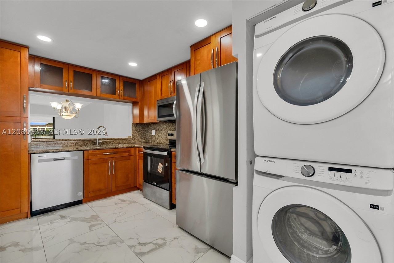 6475 W Oakland Park Blvd #102 - Photo 5 of 47