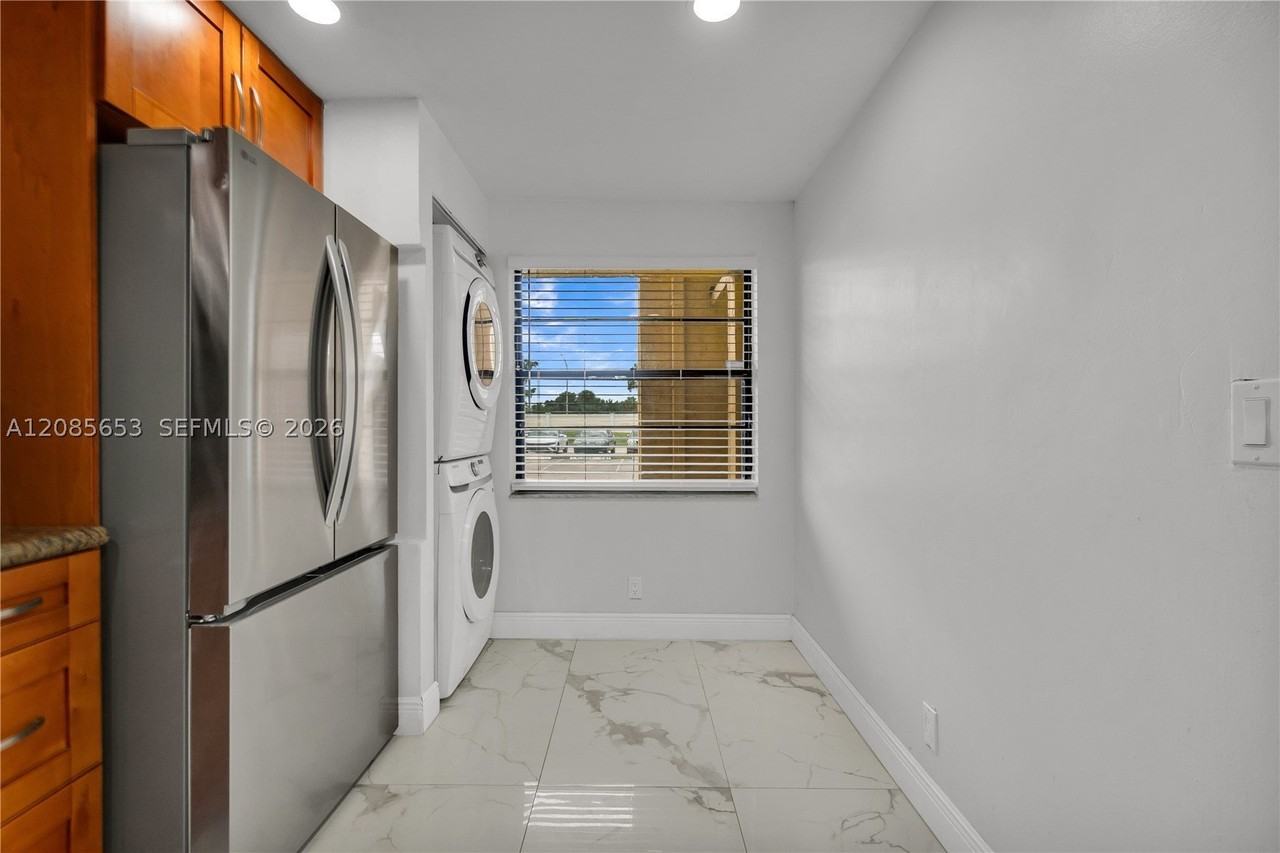6475 W Oakland Park Blvd #102 - Photo 6 of 47