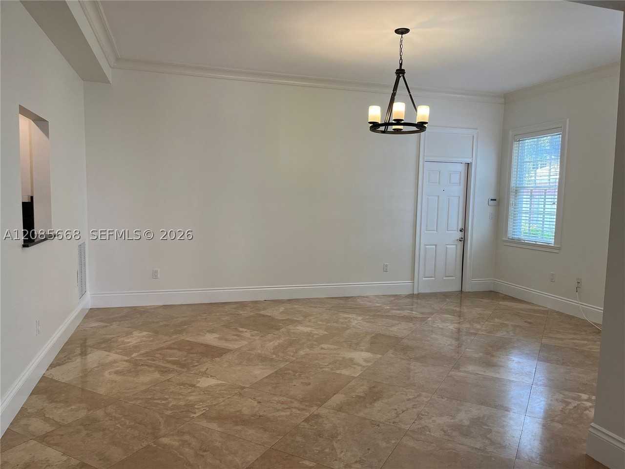 570 Loretto Ave #10 - Photo 6 of 19