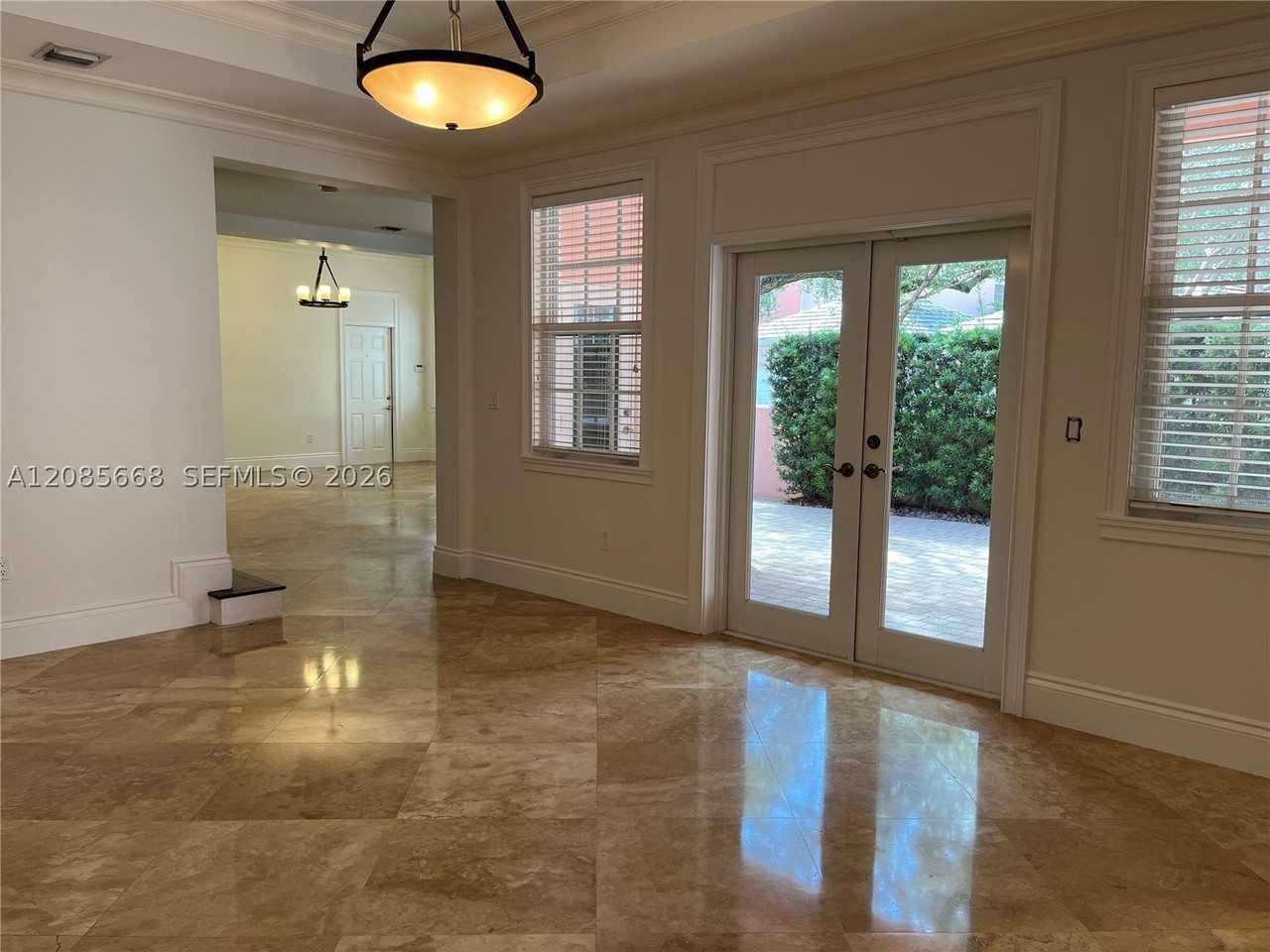 570 Loretto Ave #10 - Photo 7 of 19
