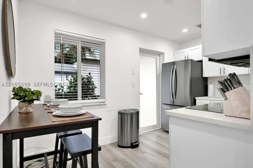 300 Nw 82nd Ter #1 - Photo 3 of 12