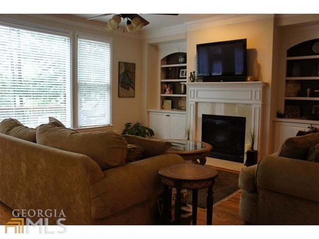 6195 Trumbul Oaks Ct - Photo 3 of 25