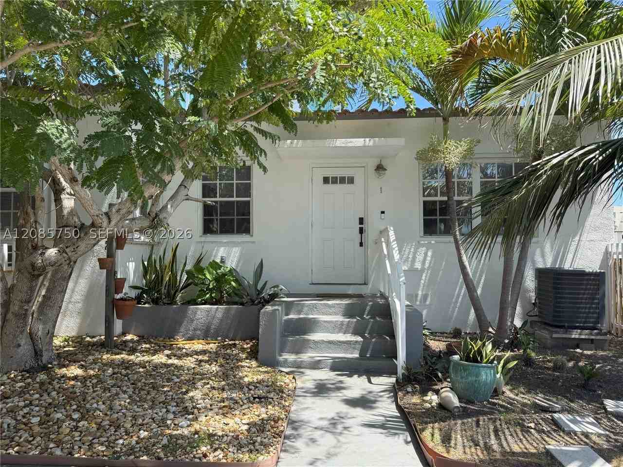 8401 Crespi Blvd #1