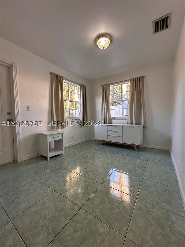 4441 Nw 60th St #4441 - Photo 3 of 6