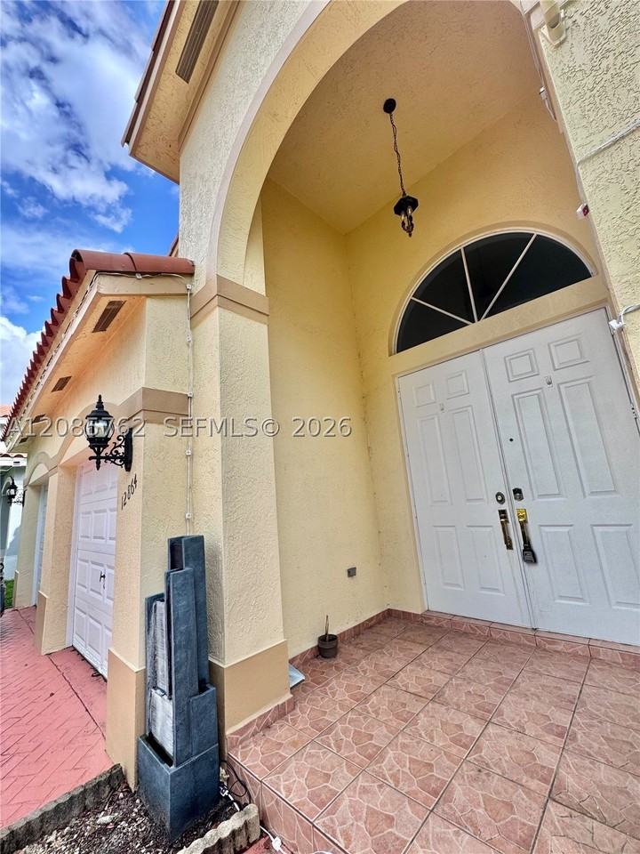 12864 Nw 7th St - Photo 2 of 26
