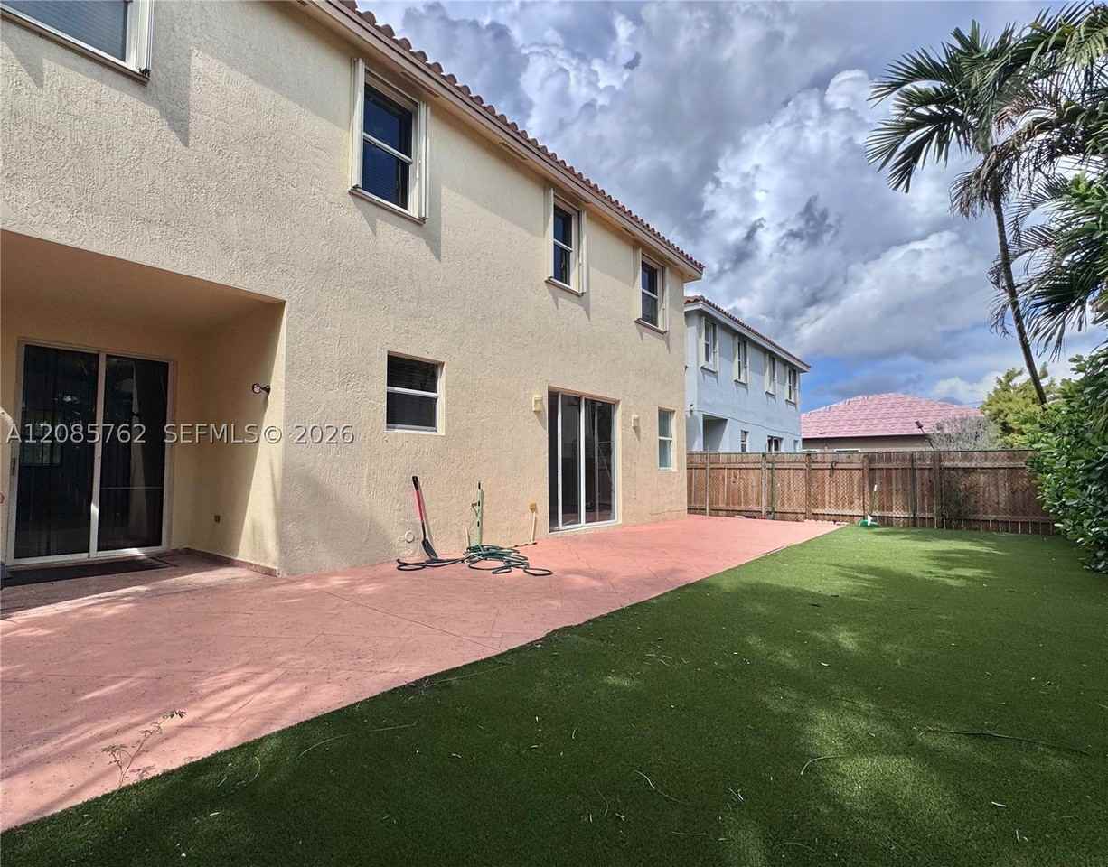 12864 Nw 7th St - Photo 3 of 26