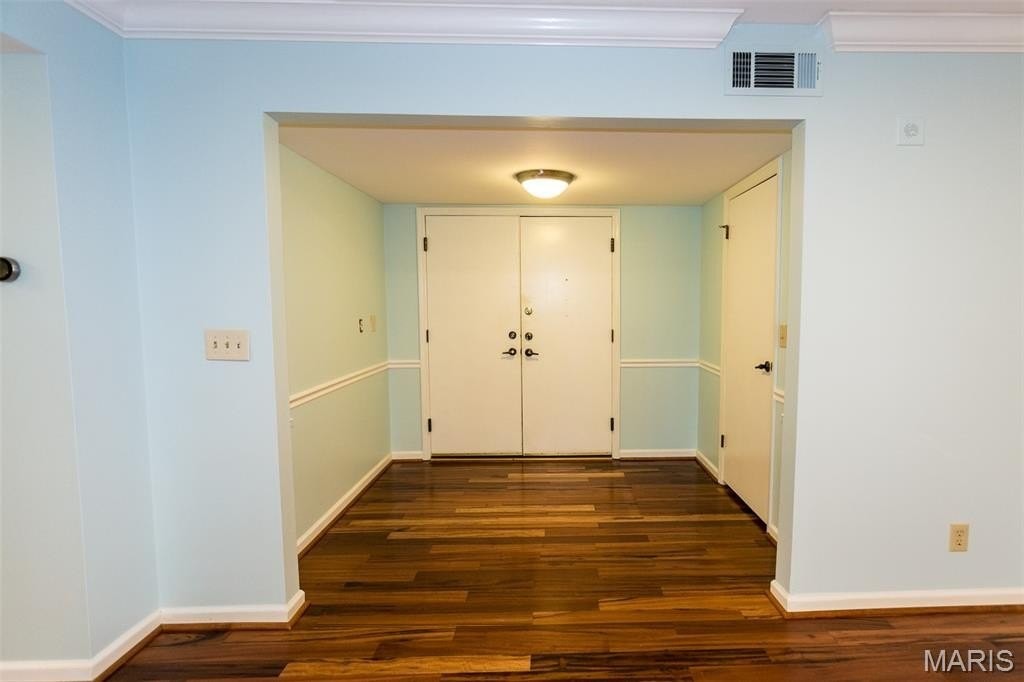590 Sarah Ln #406 - Photo 5 of 27