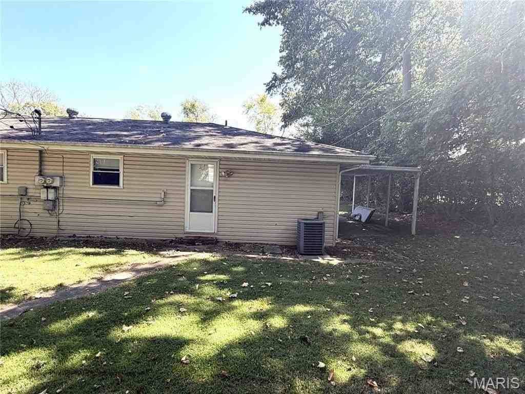 1501 La Salle St - Photo 2 of 8