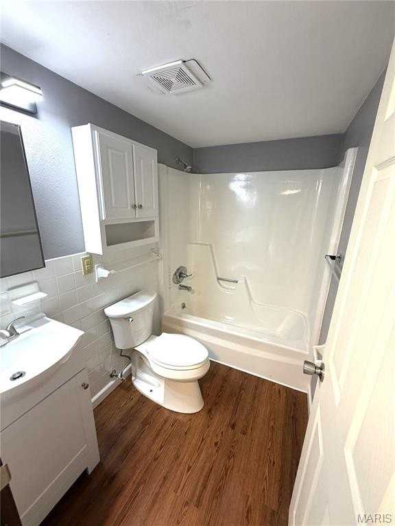 1501 La Salle St - Photo 6 of 8
