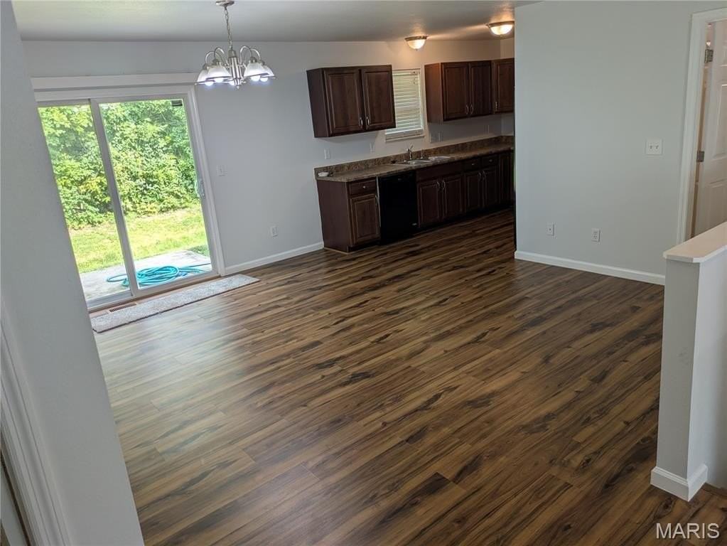 9 Norman Dr - Photo 3 of 10