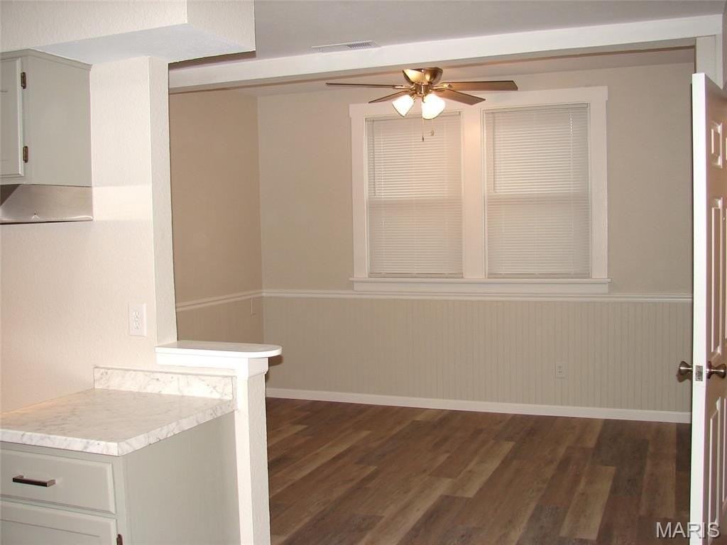 420 E Vandalia St #B1 - Photo 2 of 15