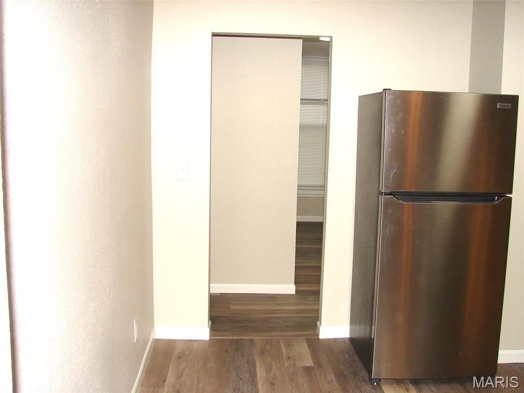 420 E Vandalia St #B1 - Photo 6 of 15