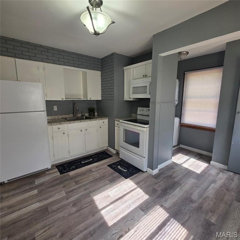 301 Washington St - Photo 5 of 16